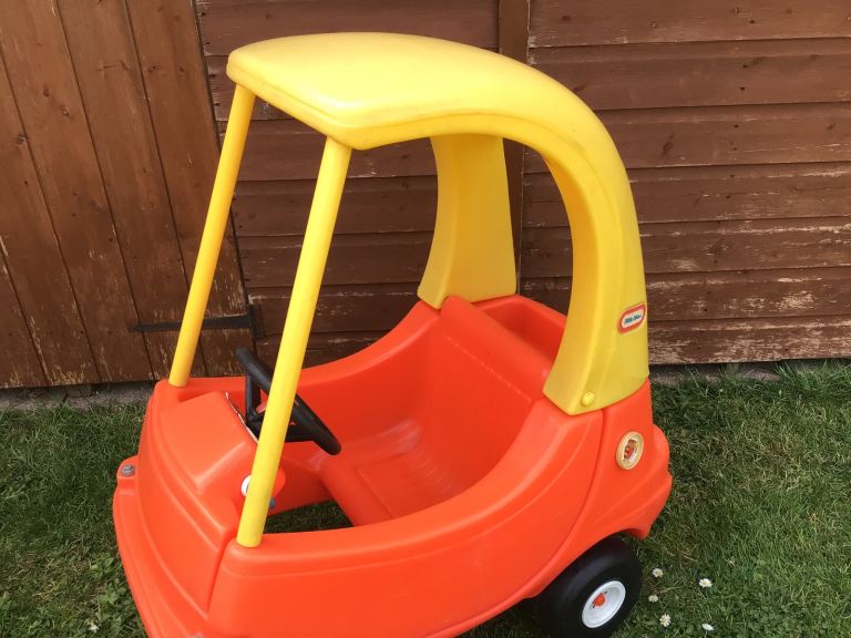 Little Tikes Cosy Coupe Car.