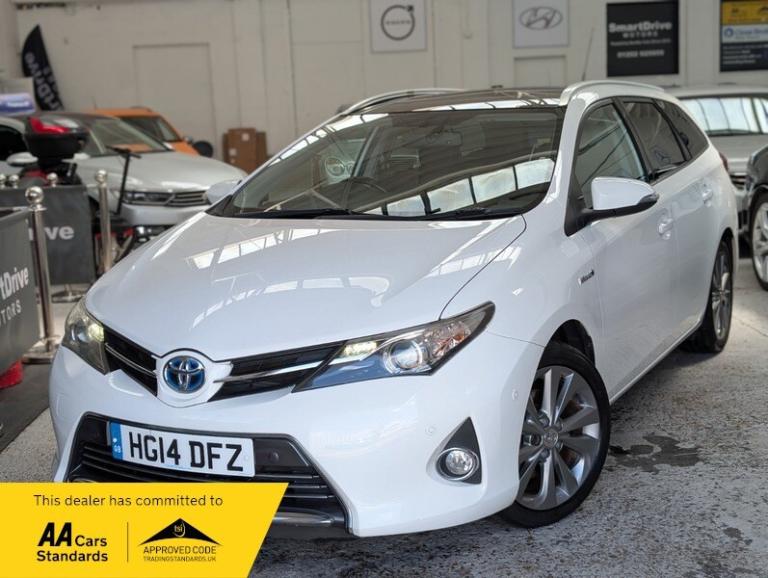 Toyota Auris VVT-I EXCEL 1.8 Hybrid White Low Mileage Full Service History