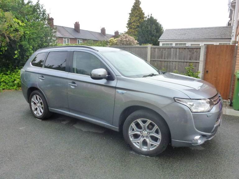 Mitsubishi, OUTLANDER, SUV.2015, Other, 1998 (cc), 5 doors 2 KEY FOBS. FRONT+ REAR VIDEO CAMERAS