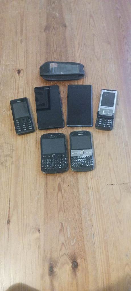 Bundle of Old Mobile Phones - Various Brands, Good Condition