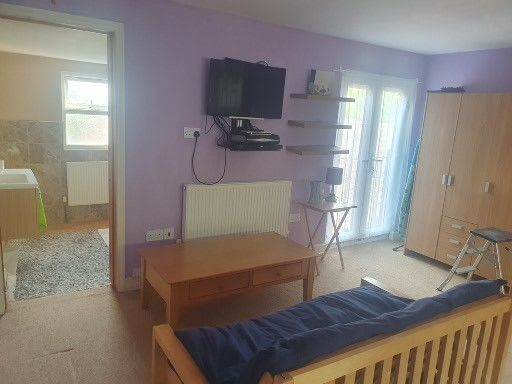 Nice Comfortable Spacious Room with En suite Bathroom in RG1- £730Per month} Available now