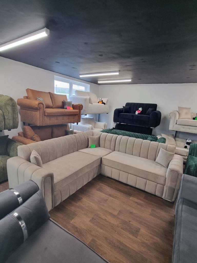 Brand New Plush Velvet Corner Sofa – Showroom Clearance