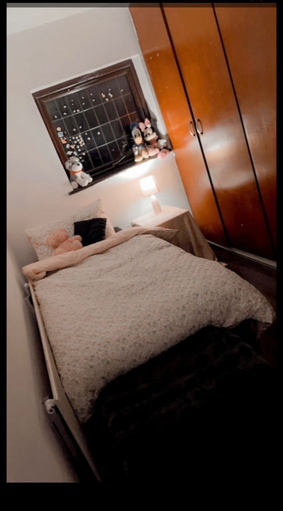 Short team monthly or weekly single furnished room available 