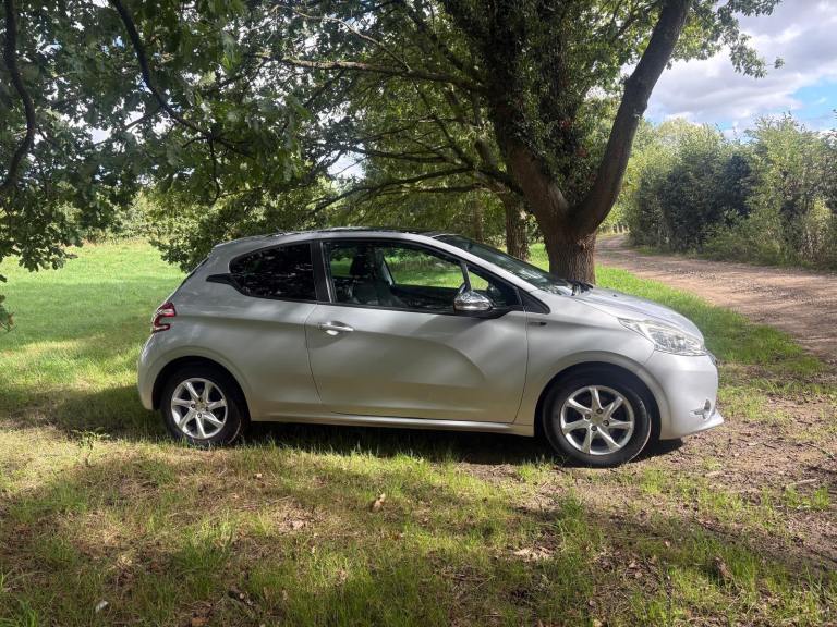 2015 Peugeot, 208, 1.6, Manual, 1560 (cc), £20 for the road tax, long MOT