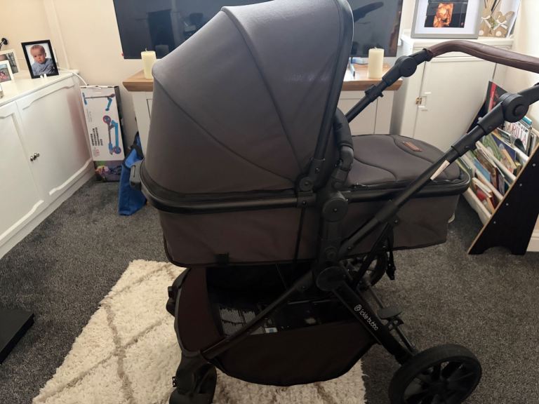 Ickle bubba pram