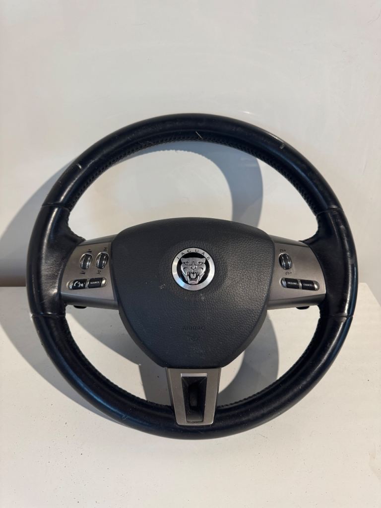 Genuine OEM Jaguar Wheel with air bag unit 