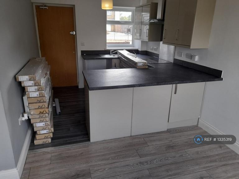 2 bedroom flat in Highland Road, Maidstone, ME15 (2 bed) (#1335319)