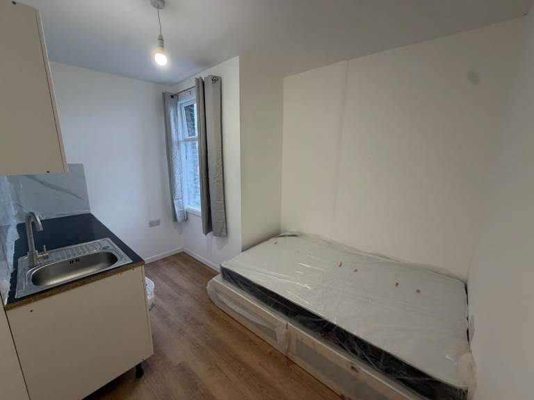 FURNISHED STUDIO FLAT TO RENT – CROYDON (CR0)