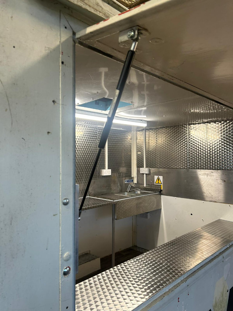 Catering trailer burger van mobile kitchen horsebox food truck equipment 