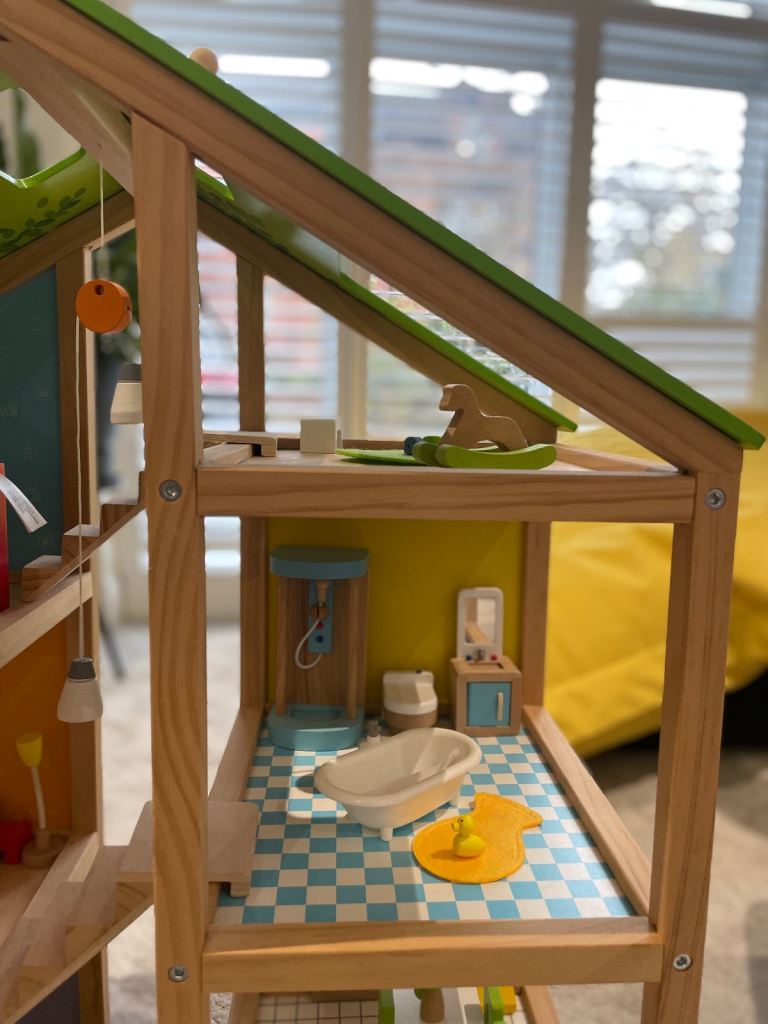 Hape Dolls House  *Complete set*