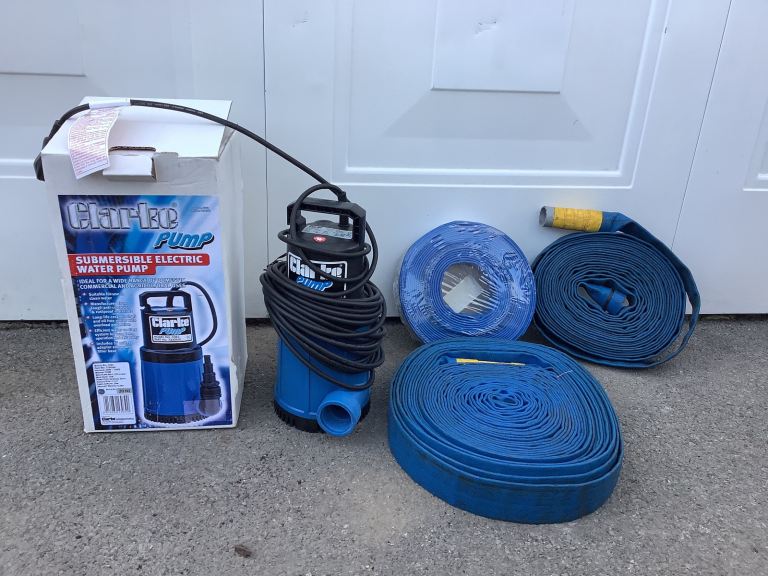 Submersible electric water pump