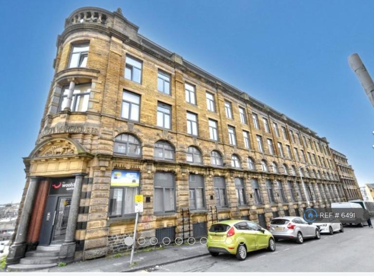 1 bedroom flat in Grattan Road, Bradford, BD1 (1 bed) (#6491)