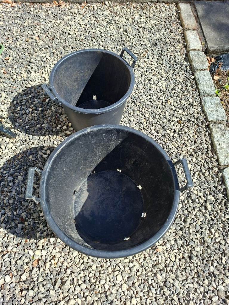 2 large garden bucket tubs