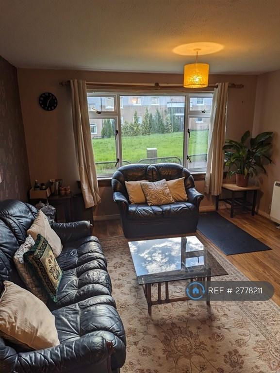 3 bedroom flat in Kennedy Path, Glasgow, G4 (3 bed) (#2778211)
