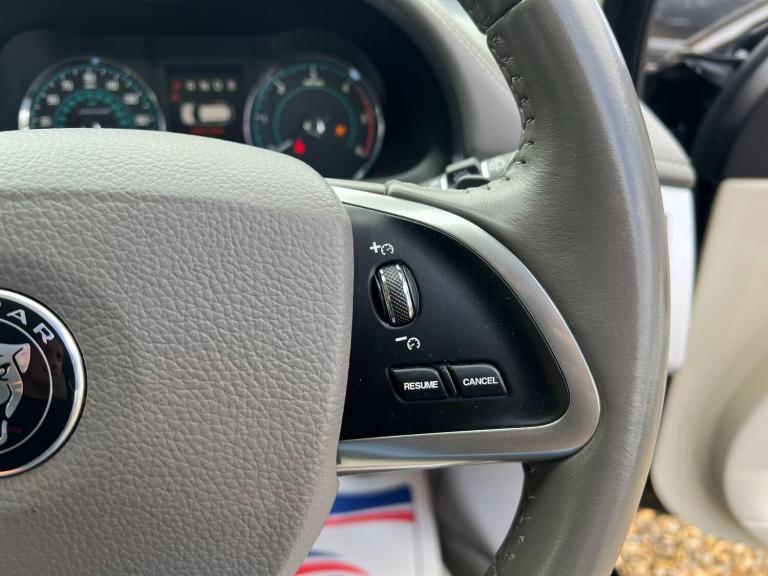 2014 Jaguar XF 2.2d Portfolio Sportbrake Auto Euro 5 (s/s) 5dr ESTATE Diesel Automatic