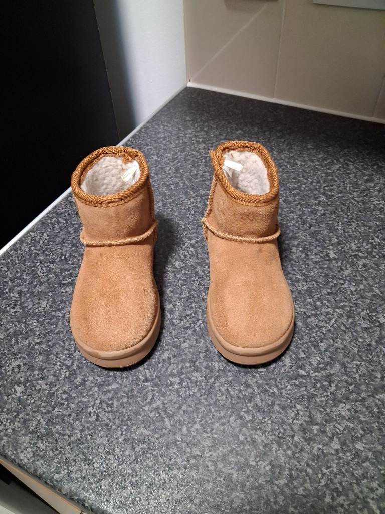 2x girls boots 