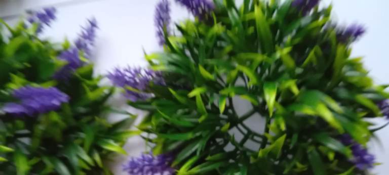 Artificial flowers wanted