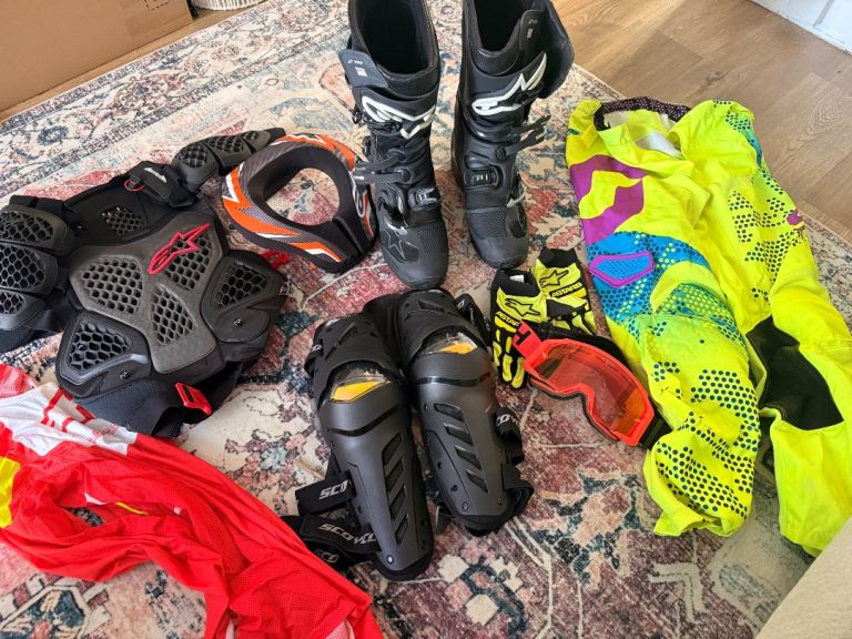Assorted Alpinestars motocross gear 