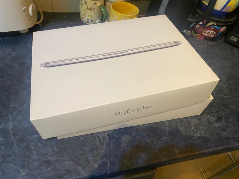 Empty Box MacBook Pro A1502 13.3 inch 2015 BOX ONLY