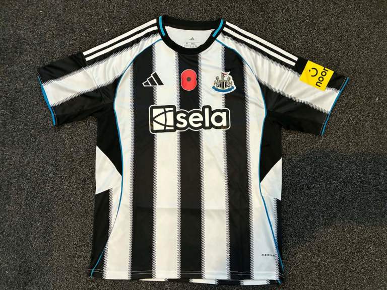 Newcastle United Home Shirt (SIZE LARGE MEN’S)