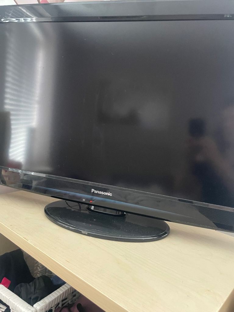 Panasonic TX-L32S20BA LCD TV – Good Condition