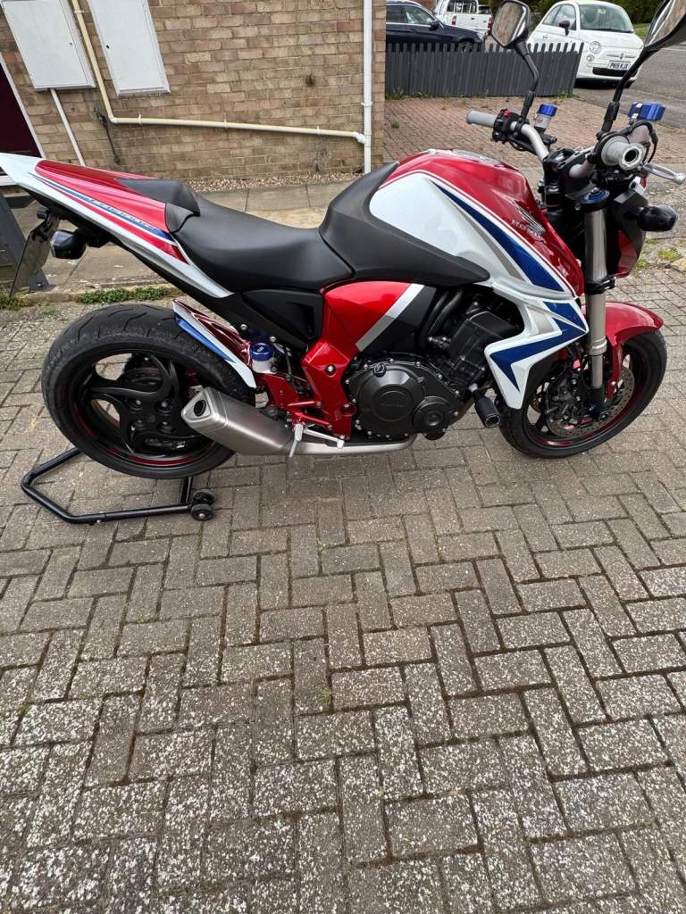 Honda cb1000r