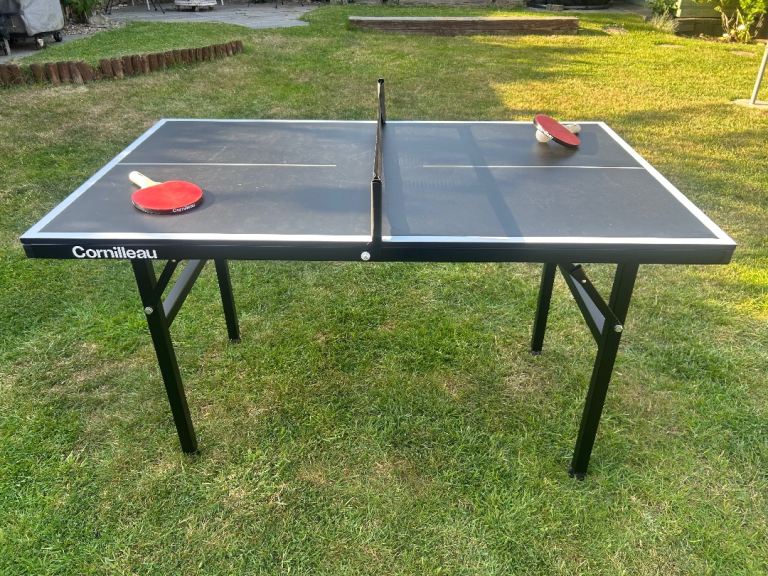 Mini indoor table tennis table