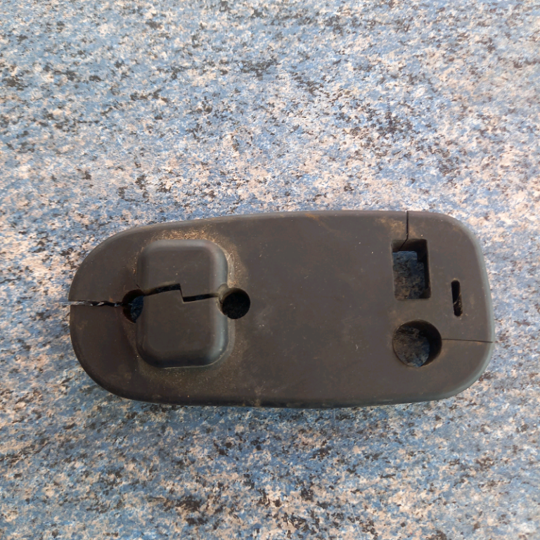 Suzuki DF outboard cable grommet