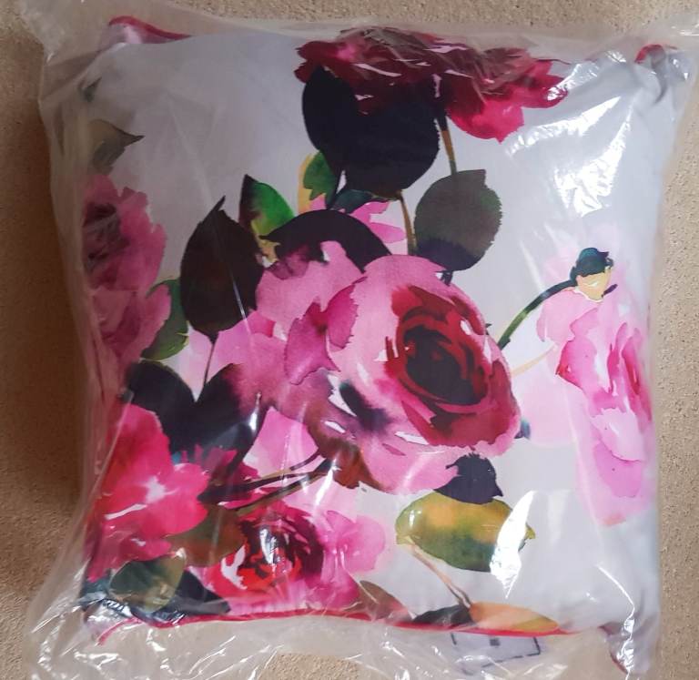 NEW - QUALITY DORMA CUSHION : ROSES : MATCHING PILLOW CASES AVAILABLE