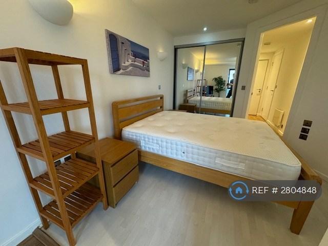 1 bedroom flat in Bridgewater Place, Leeds, LS11 (1 bed) (#2804848)