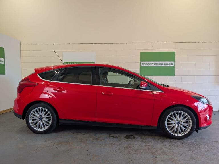 2014 Ford Focus 1.6 TDCi Zetec Navigator Euro 5 (s/s) 5dr HATCHBACK Diesel Manual