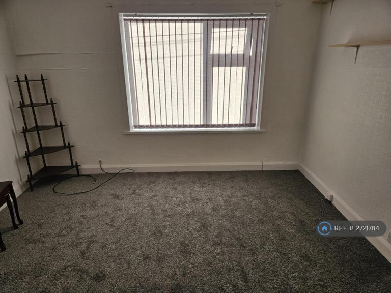 3 bedroom house in Long Lane, Huddersfield, HD5 (3 bed) (#2721784)