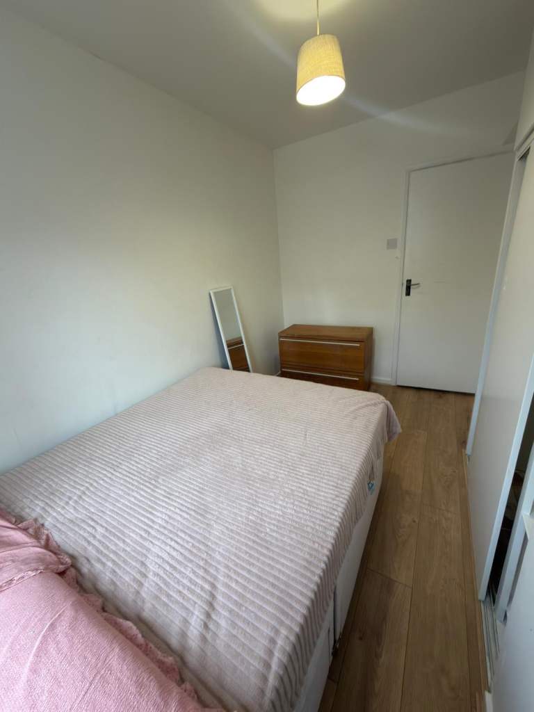 Spacious Double Room -  Surbiton