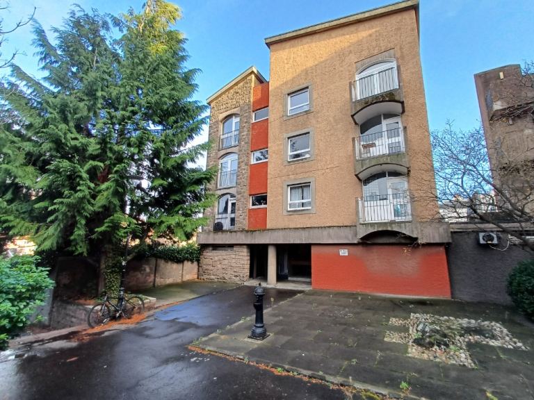 1 bedroom flat in Browns Close, Central, Edinburgh, EH8 8BT