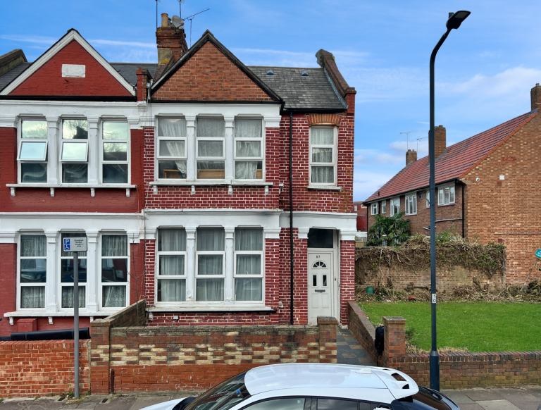 1 bedroom in 57 Ivy Road, London, NW2 Book Online - The Rent Guru {849}