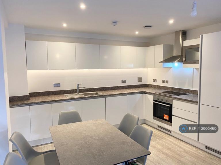 2 bedroom flat in Middlewood Plaza, Salford, M5 (2 bed) (#2905460)