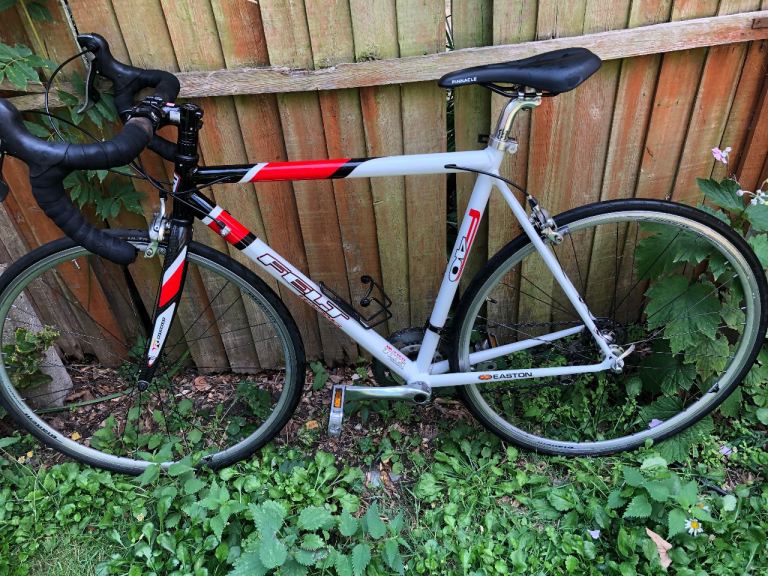 Felt Road Bike White/Red/Black – Good Condition