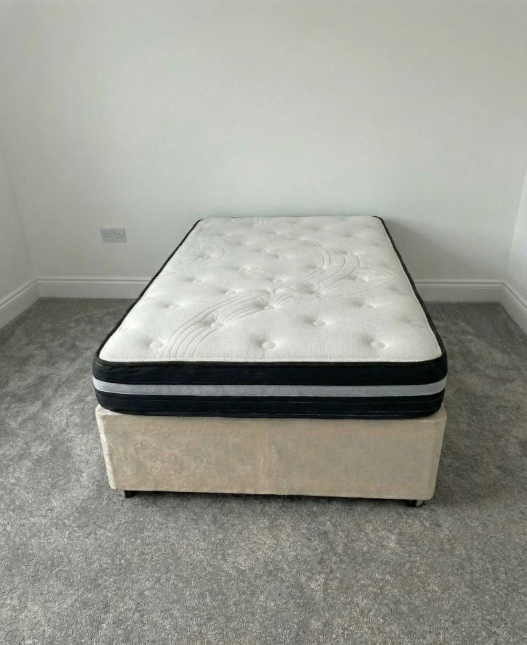 image for FREE DELIVERY 🚚 SMALL DOUBLE DIVAN BED + MATTRESS