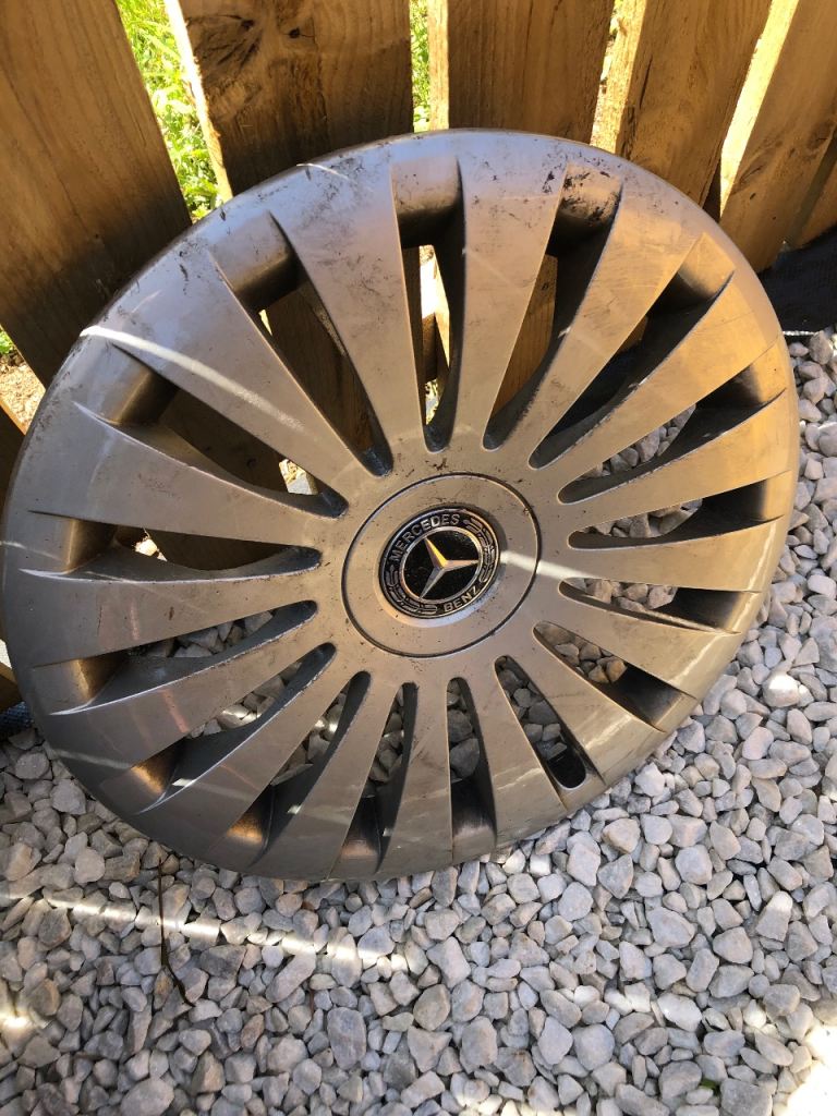 Mercedes 17” wheel trim 