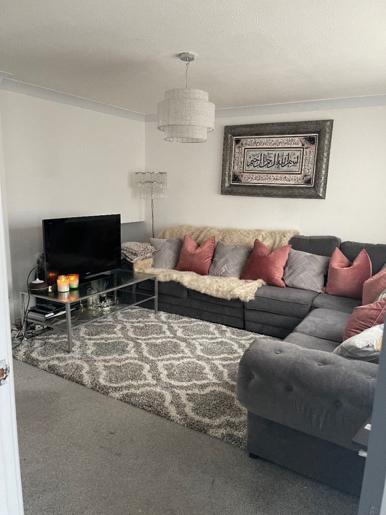 SINGLE ROOM £550 all bills included