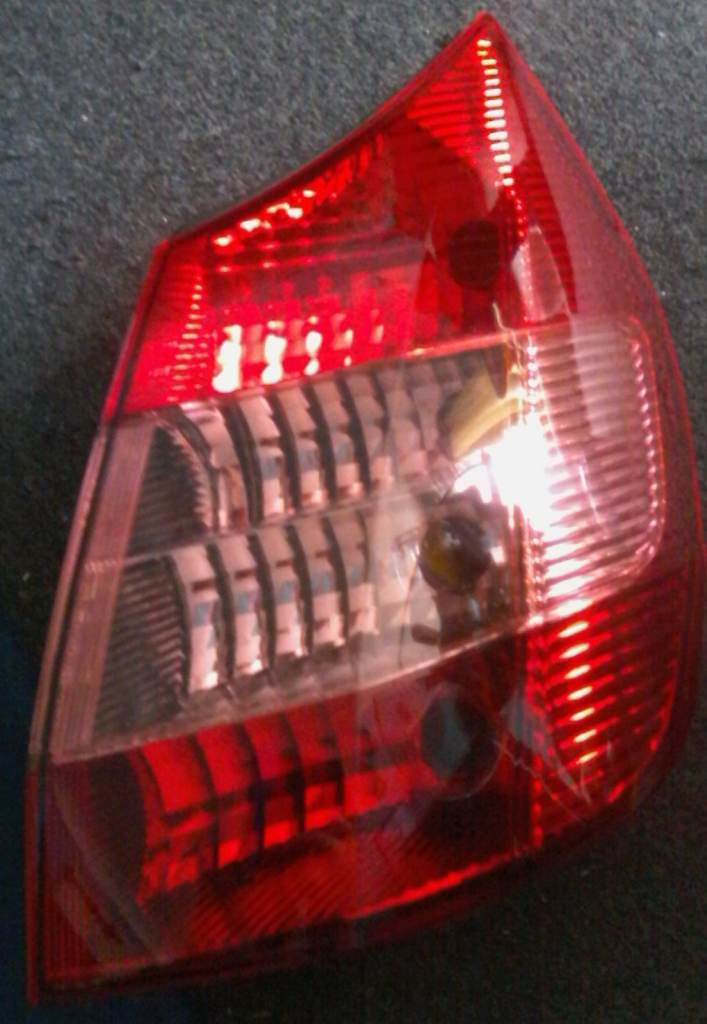 (1) RENAULT SCENIC 2005-2006 NON LED WITH CLEAR INDICATOR REAR DRIVERS SIDE