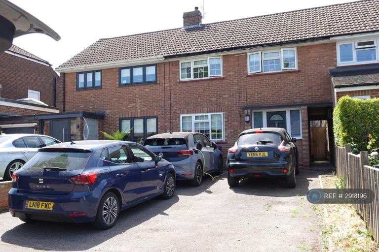 3 bedroom house in Lower Clabdens, Ware, SG12 (3 bed) (#2918196)