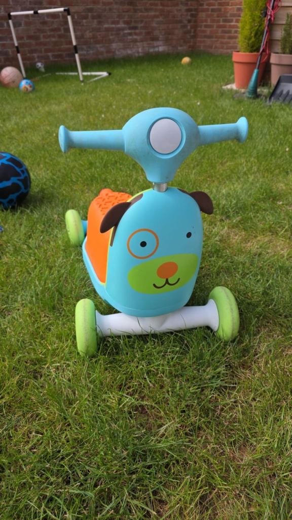 Skip hop dog (Scooter and bike with storage)