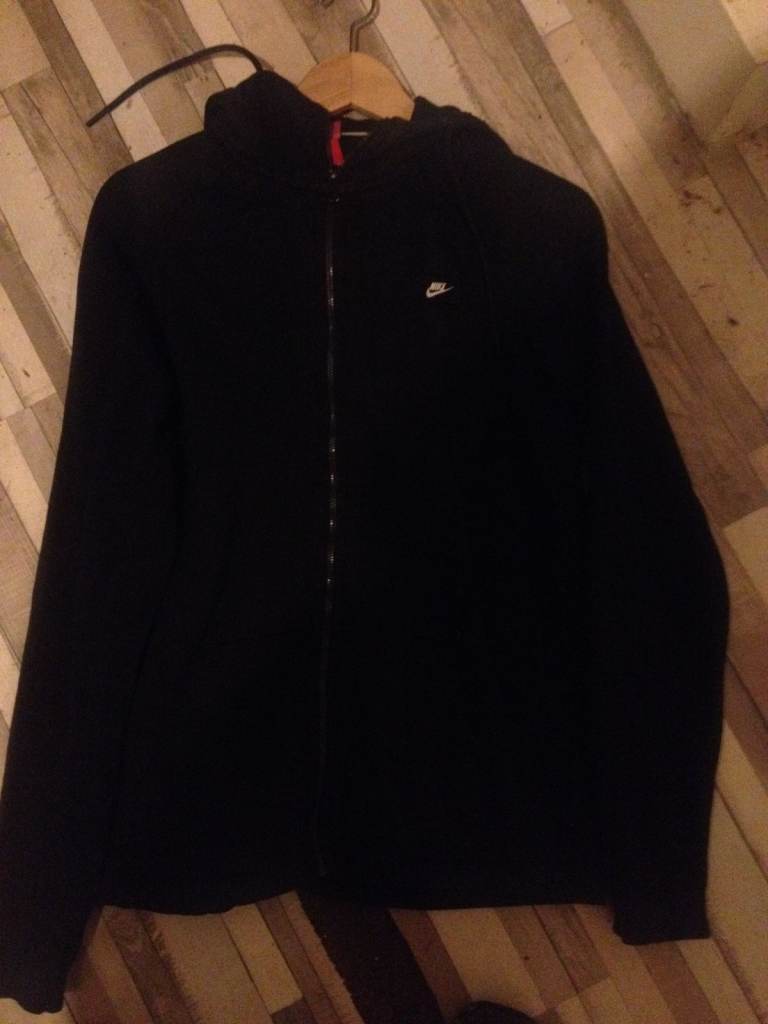 full black nike mens tracksuit size medium £15 bargain genuine nike comes with nike cap