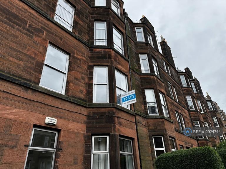 2 bedroom flat in Bellefield Avenue, Dundee, DD1 (2 bed) (#2924744)