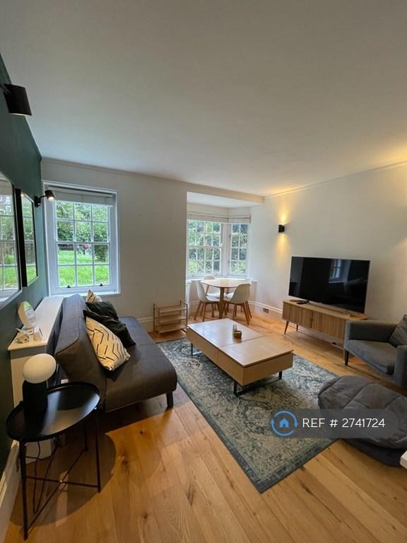 2 bedroom flat in Metcalfe House, London, SW8 (2 bed) (#2741724)