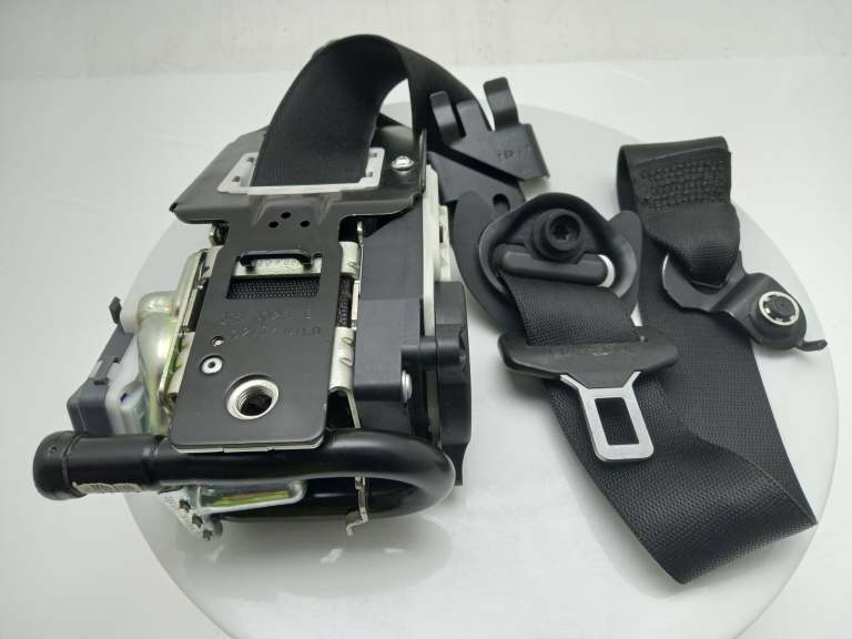 Mercedes C Class Seat Belt Front Right (204 Series) 2007-2015 A20486018859c94