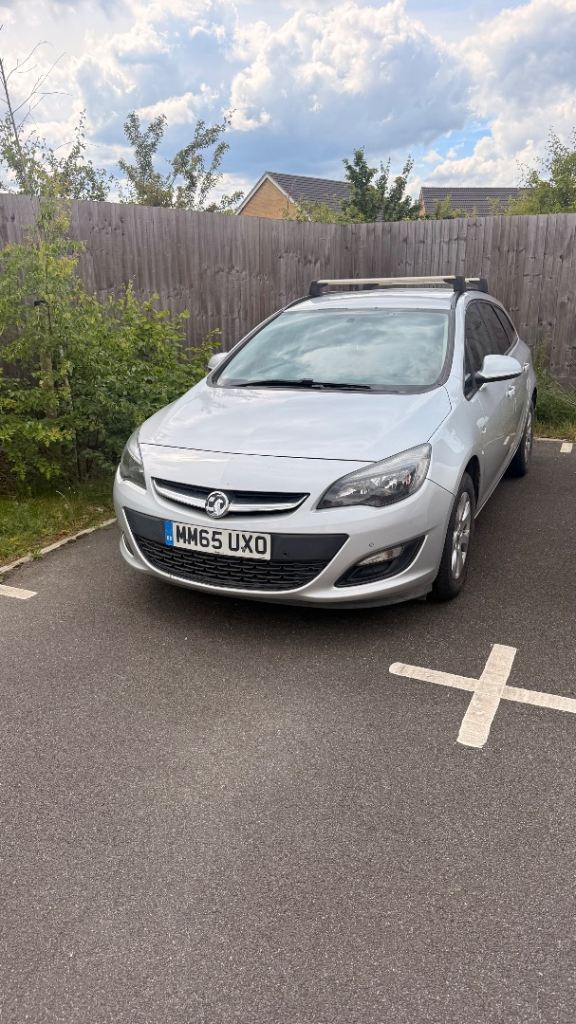 2015 Vauxhall Astra Diesel - JUST HAD OVER £1500 SPENT ON IT