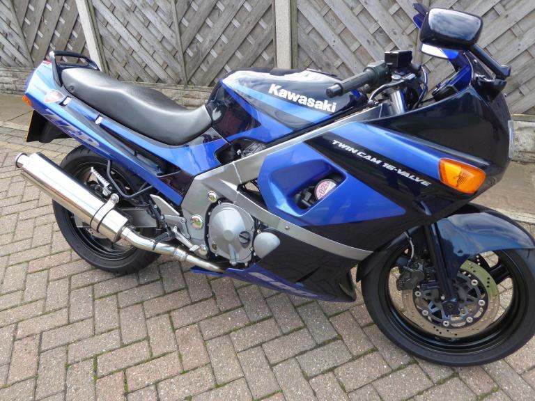 KAWASAKI ZZR 600 G REG VERY CLEAN LAST OWNER HAD IT 21 YRS SCOTT OILER 1 YRS MOT