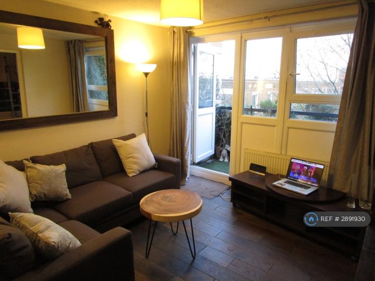 1 bedroom flat in Commercial Road, Limehouse London, E1 (1 bed) (#2891930)